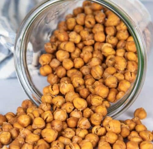 Roasted masala chickpeas are crafted using precision roasting techniques to ensure uniform crunch and flavor retention. Coated with hygienically blended spices, they offer consistent quality, low moisture content, extended shelf life.